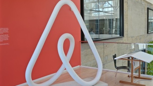 Airbnb logo