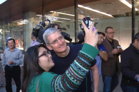 Tim Cook Selfie
