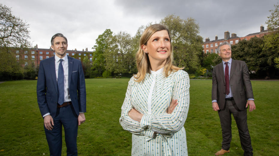 Minister for Further & Higher Education, Research, Innovation and Science Simon Harris; Dr Helen McBreen, Atlantic Bridge; and Provost of Trinity College Dublin Dr Patrick Prendergast