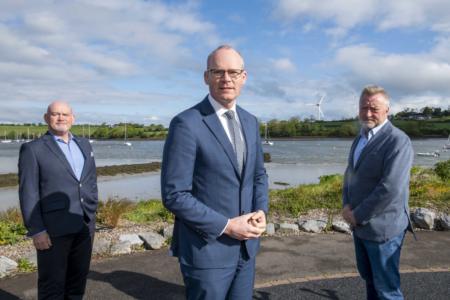(R-L) Pearse Flynn, founder, EI-H2; Minister for Foreign Affairs and Defence Simon Coveney; Tom Lynch, CEO, EI-H2