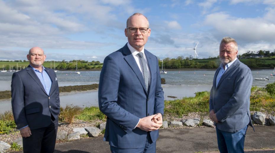(R-L) Pearse Flynn, founder, EI-H2; Minister for Foreign Affairs and Defence Simon Coveney; Tom Lynch, CEO, EI-H2