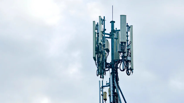 Mobile phone mast