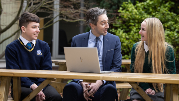 Pictured: Minister for Further and Higher Education Simon Harris with students Finn Burke (15) and Abbie Cassidy (16) from Ringsend College