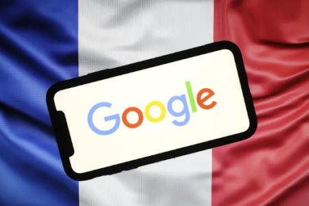 Google smartphone on French flag
