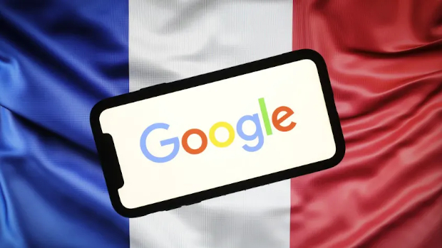 Google smartphone on French flag