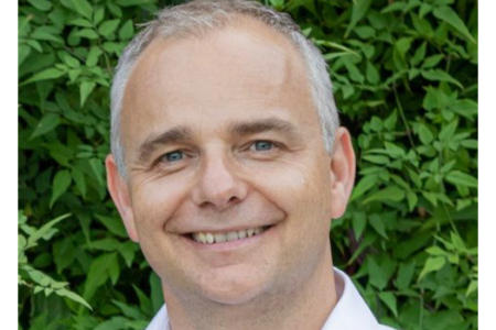Lorne Chedzey, Asystec