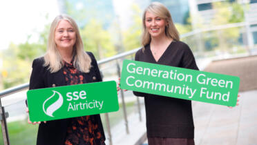Pictured: Klair Neenan and Deirdre Smith, SSE Airtricity