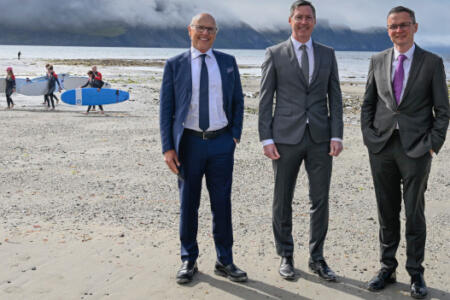 Pictured: David McCourt and TJ Malone, National Broadband Ireland, and Minister for Culture, Communications & Sport Patrick O’Donovan