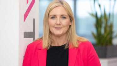 Lisa Hunt, Viatel