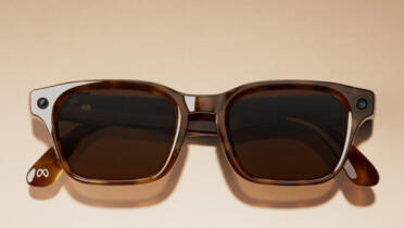 Meta smartglasses