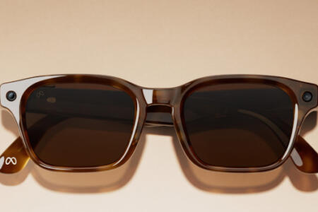 Meta smartglasses