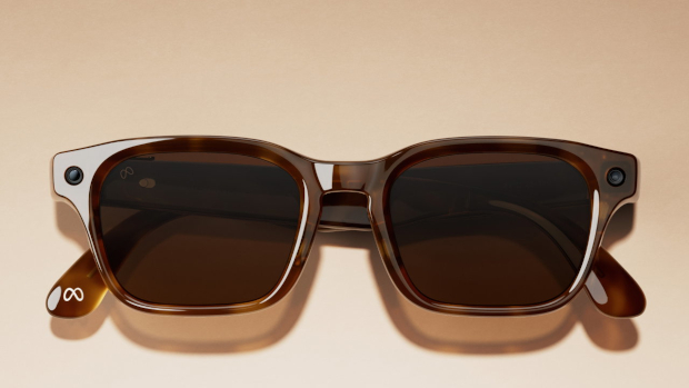 Meta smartglasses